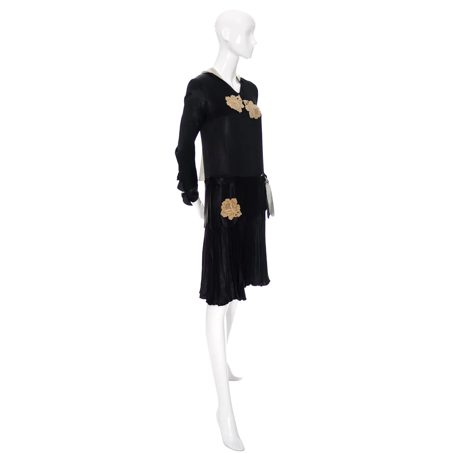 1920s Black Silk Vintage Dress w/ Rose Lace Appliques Knife Pleated Skirt