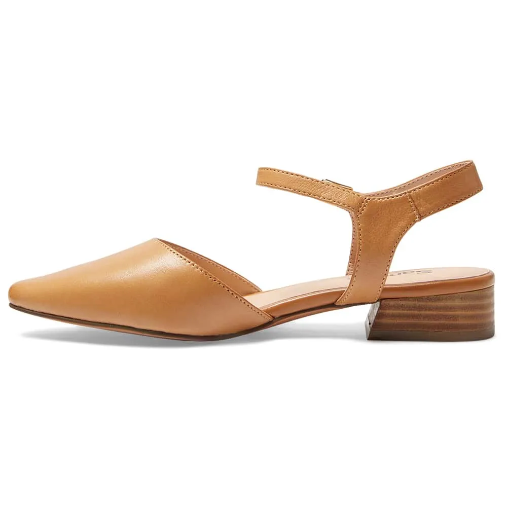 Amity Flat in Tan Leather