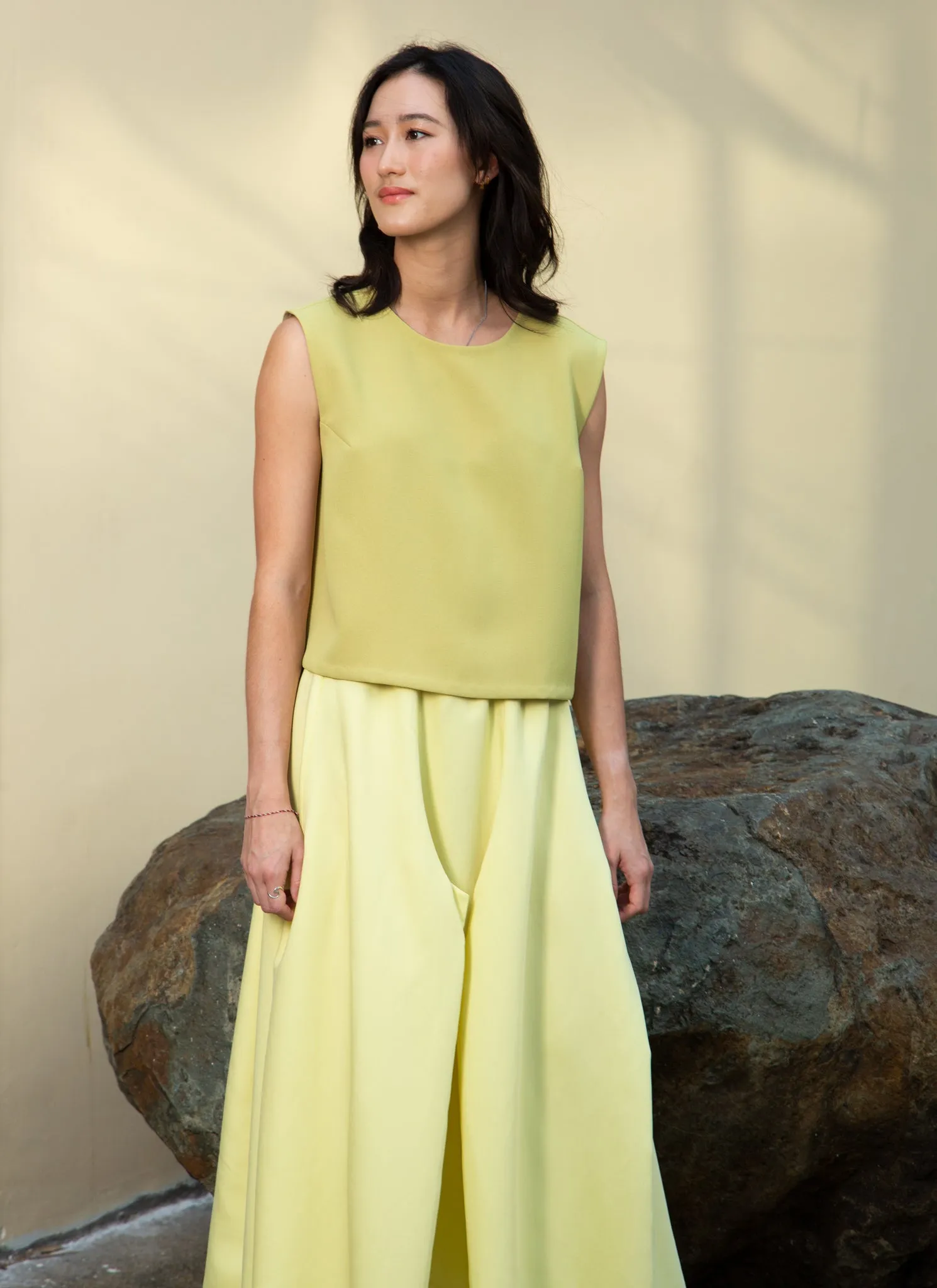 Cloud Burst 8-Pleated Pocket Skirt w/Elastic in Lemon