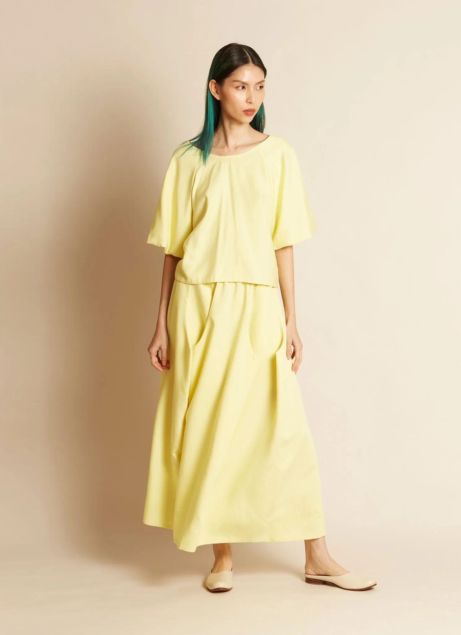 Cloud Burst 8-Pleated Pocket Skirt w/Elastic in Lemon