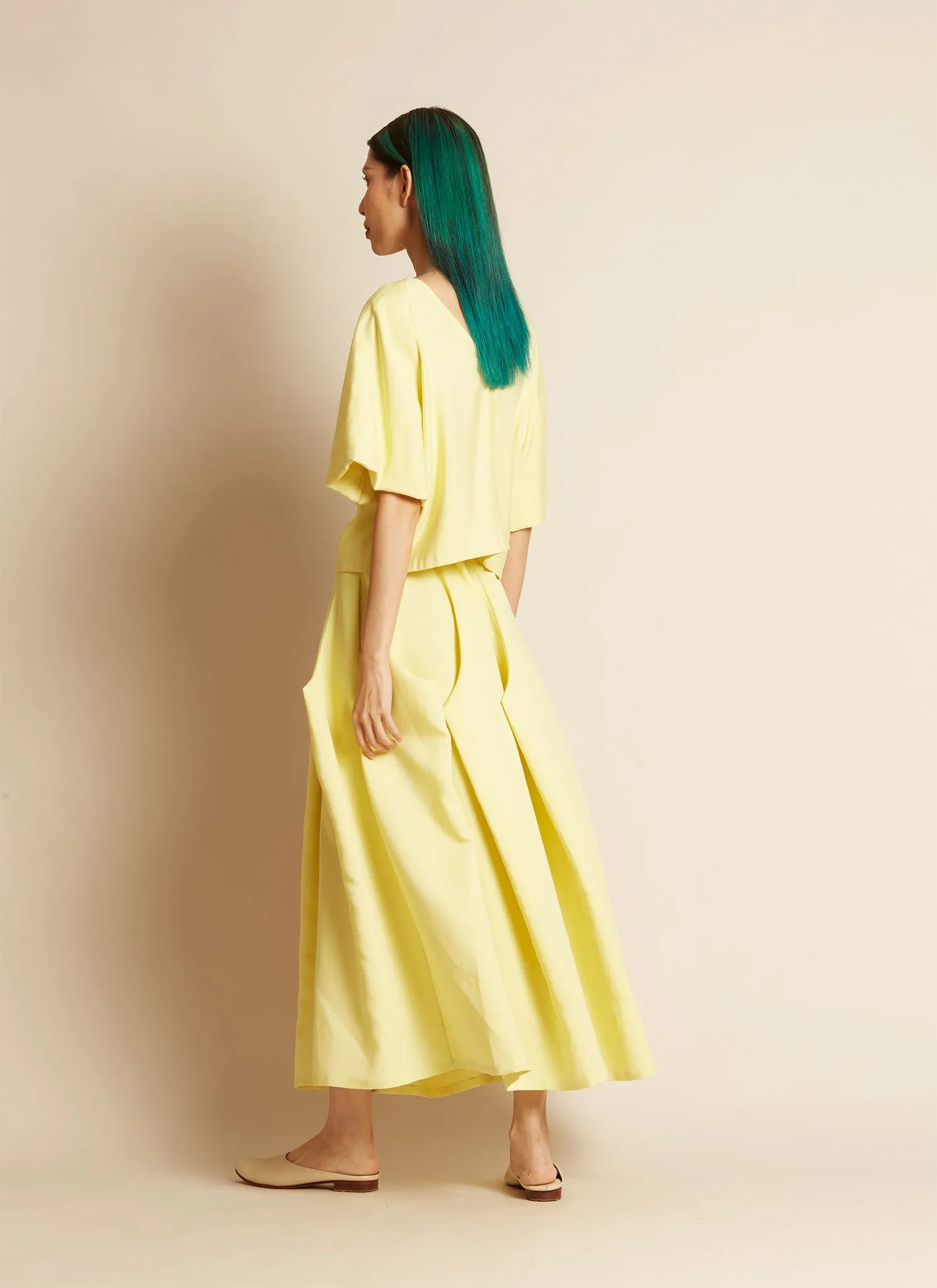 Cloud Burst 8-Pleated Pocket Skirt w/Elastic in Lemon