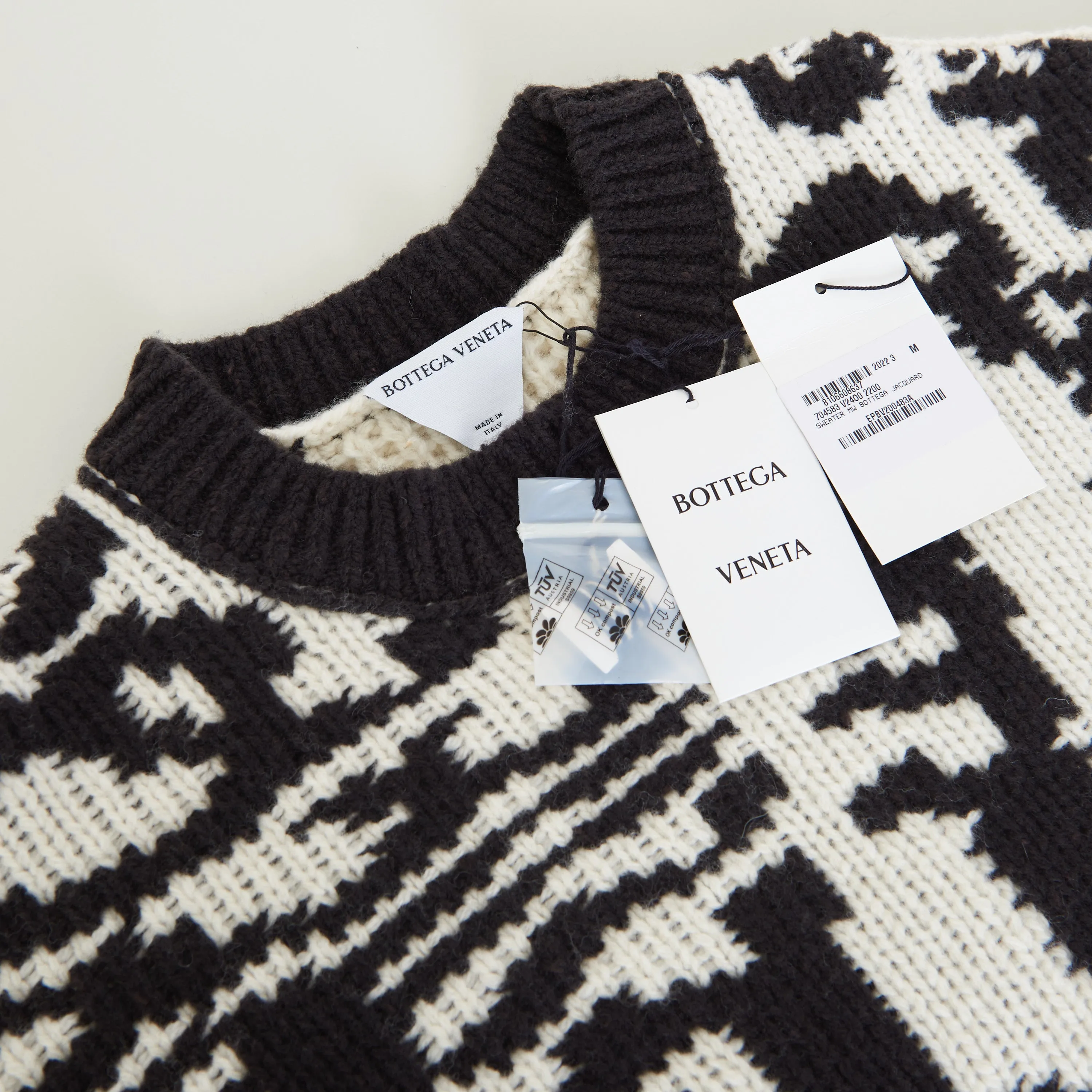 Jumper With Bottega Jacquard Graphic Writing In Black & White Wool