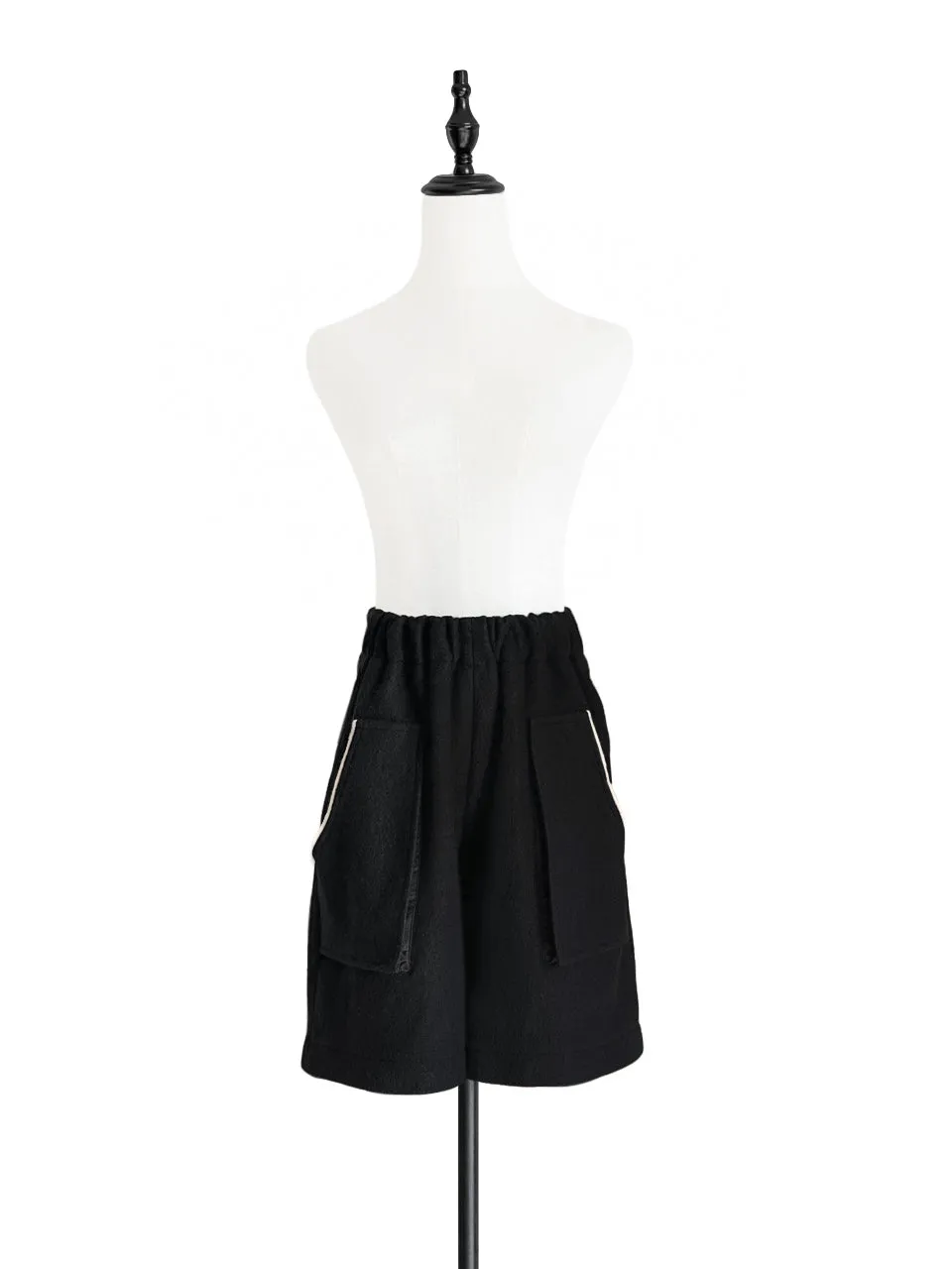 Surprise Sale! Black Elastic Waist Patch Pockets Wool Shorts