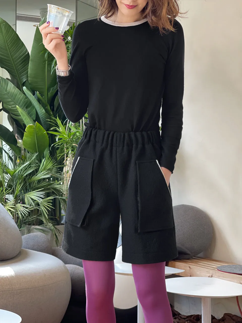 Surprise Sale! Black Elastic Waist Patch Pockets Wool Shorts